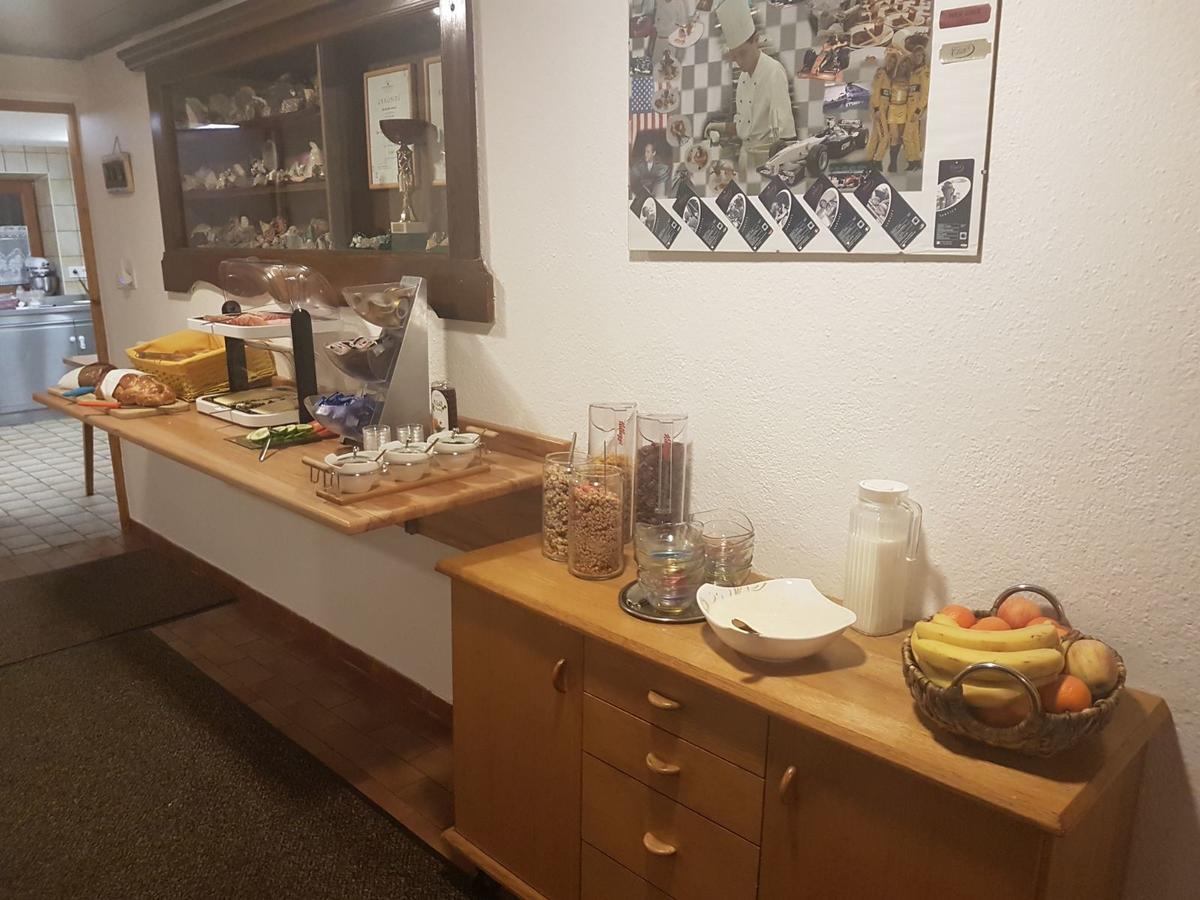 Gasthof Pension Santeler Санкт Леонард им Пицтал Екстериор снимка